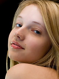 Totally naked alana posing her tempting body checkout her yummy tits